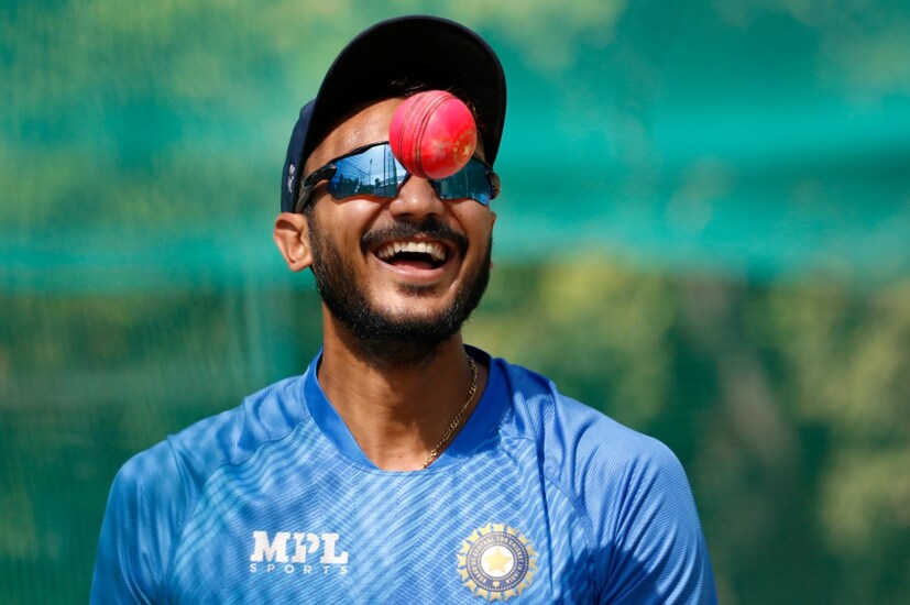 লেফট আর্ম স্পিনার অক্ষর প্যাটেল ছিলেন খোশমেজাজে।