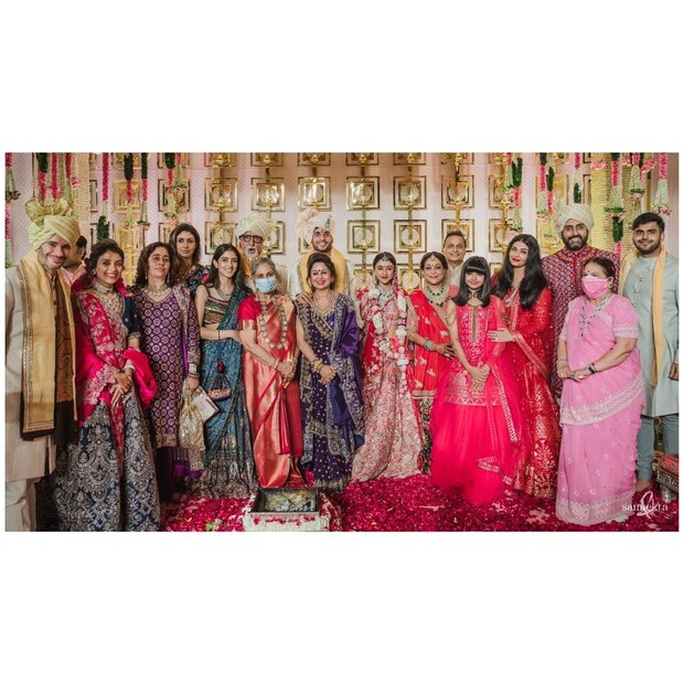 *আনমোল অম্বানি এবং কৃষ্ণা শাহের বিয়েতে উপস্থিত ছিলেন অমিতাভ-অভিষেক বচ্চন-সহ পরিবারের সকলে। (Image: Instagram)