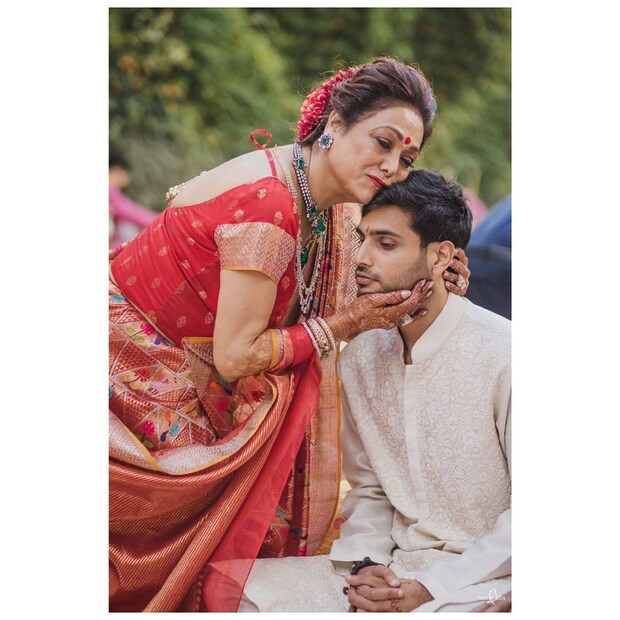 *ছেলেকে আনমোলকে আগলে মা টিনা অম্বানি। (Image: Instagram)