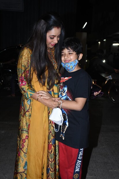 মা হওয়ার সময় যে জটিলতার মুখোমুখি হয়েছিলেন সে বিষয়ে গত বছর মুখ খুলেছিলেন রূপালি