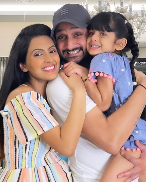 শেষ পর্যন্ত ভাজ্জিকেও ভালবেসে ফেলেন গীতা। ২০১৫ সালে বিয়ে করেন দুজনে। তাঁদের একটি মেয়ে রয়েছে। 