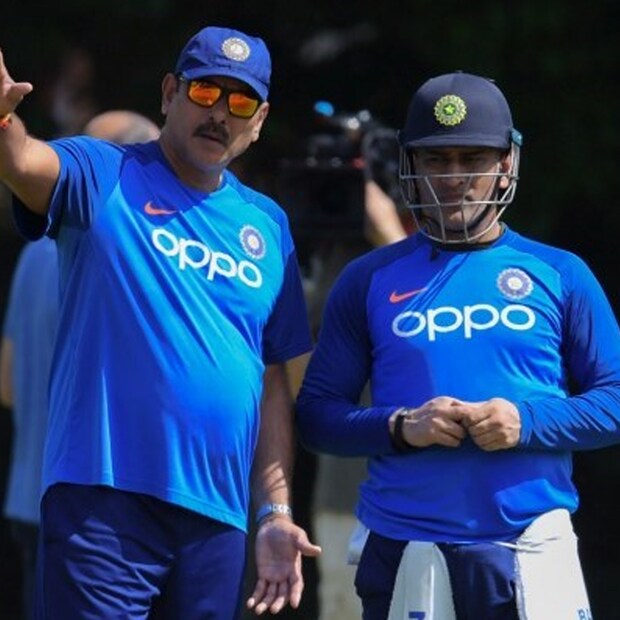 আইপিএলে একাধিক দলের কোচ হওয়ার প্রস্তাব ছিল রবি শাস্ত্রীর কাছে। তবে তিনি ধারাভাষ্যকার হিসেবে থাকার সিদ্ধান্ত নিয়েছেন বলে জানা যাচ্ছে।