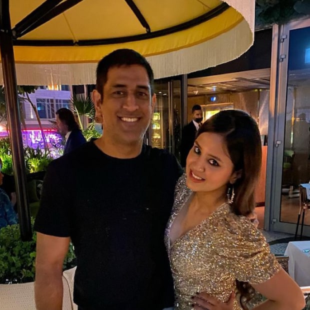 ধোনি এবার বিশেষ এক ধরণের গম ফলিয়েছেন। এছাড়া ভাল জাতের টমেটো, লঙ্কা, ফুলকপির চাষও হয়েছে ধোনির পলি হাউসে।