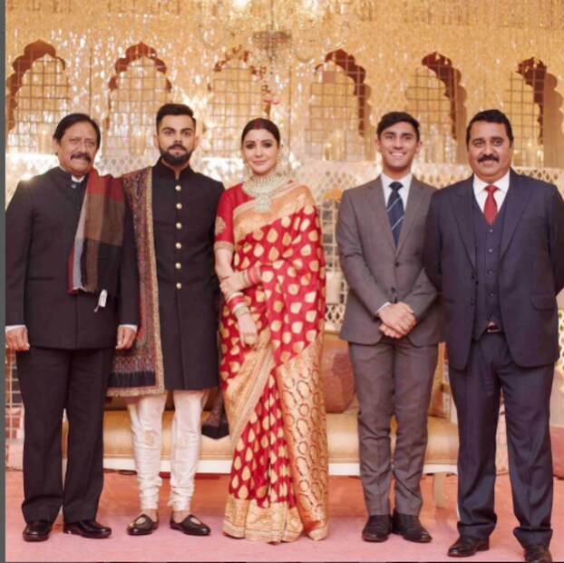 টিম ইন্ডিয়ার প্রাক্তন ওপেনার চেতন চৌহান ১৯৯১ সালে বিজেপির টিকিটে প্রথমবার লোকসভা নির্বাচনে জিতেছিলেন। ১৯৯৯ ও ২০০৪ সালের নির্বাচনে তাঁকে পরাজয়ের মুখে পড়তে হয়েছিল। ২০১৭ সালে তিনি উত্তর প্রদেশের আমরোহার নওগাঁও আসন থেকে জিতেছিলেন। ২০১৮ সালে উত্তর প্রদেশের ক্রীড়ামন্ত্রী হন। এই কিংবদন্তি ক্রিকেটার ২০২০ সালের অগাস্টে মারা যান।
