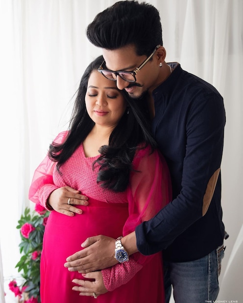 *ভারতী সিং এবং হর্ষ লিম্বাচিয়া কয়েকদিন আগেই তাঁদের মেটারনিটি শ্যুটের ছবি শেয়ার করেছিলেন সোশ্যাল মিডিয়ায়। 