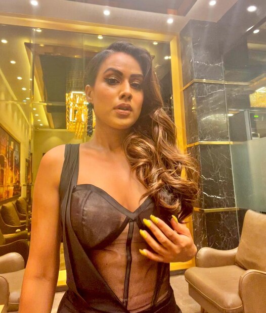নিয়ার ছবি ঘিরে উচ্ছ্বসিত অনুরাগীরা 