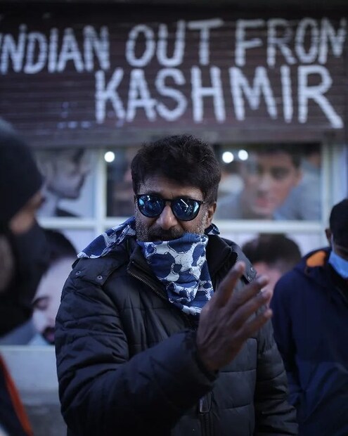 *'The Kashmir Files'-এ পরিচালনার পাশাপাশি অভিনয়ও করেছেন বিবেক অগ্নিহোত্রী। তিনি পারিশ্রমিক নিয়েছেন ১ কোটি টাকা। (Photo Credits: vivekagnihotri/Instagram)