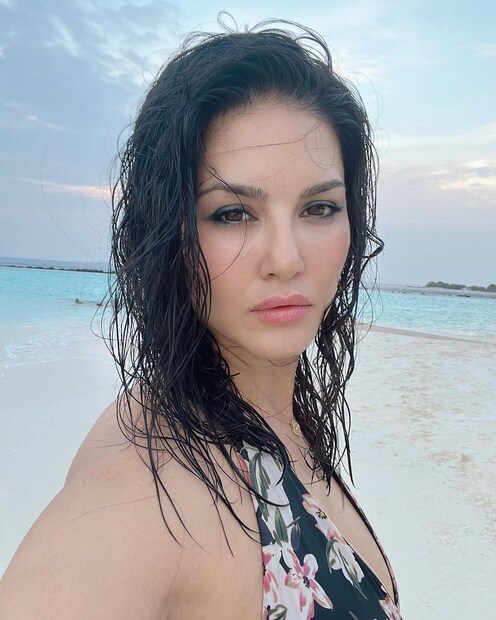 *অ্যাডাল্ট ছবির তারকা সানি লিওনের (Sunny Leone) নাম ছিল করনজিৎ কৌর।