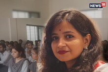 সিলেবাস কম, সবটাই খুঁটিয়ে পড়তে হবে, ভৌত বিজ্ঞান নিয়ে পরামর্শ শিক্ষিকা সৌমিতার