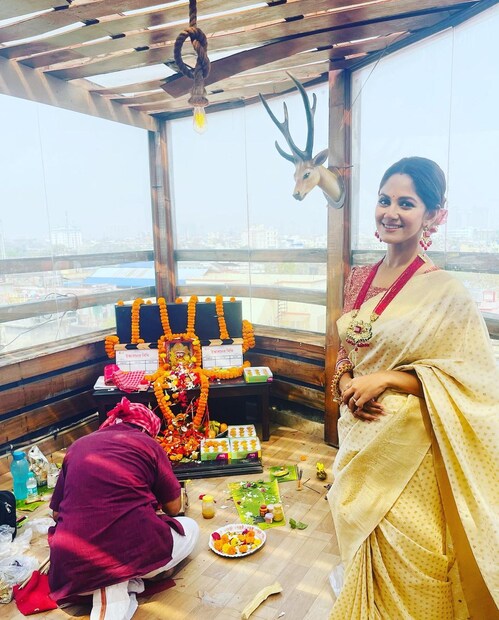 পীযূষ সাহ-র 'গার্লস অফ মুম্বইস্থান' থেকে 'সিম্পল গার্ল' গল্প অবলম্বনেই তৈরি হবে 'ইস্কাবনের বিবি।" এপ্রিল থেকেই শ্যুটিং শুরু হবে এই ছবির। photo source Instagram  
