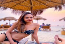 বিকিনিতে সুপার-হট মিশমি দাস! গোয়া থেকে শোনালেন সুখবর !