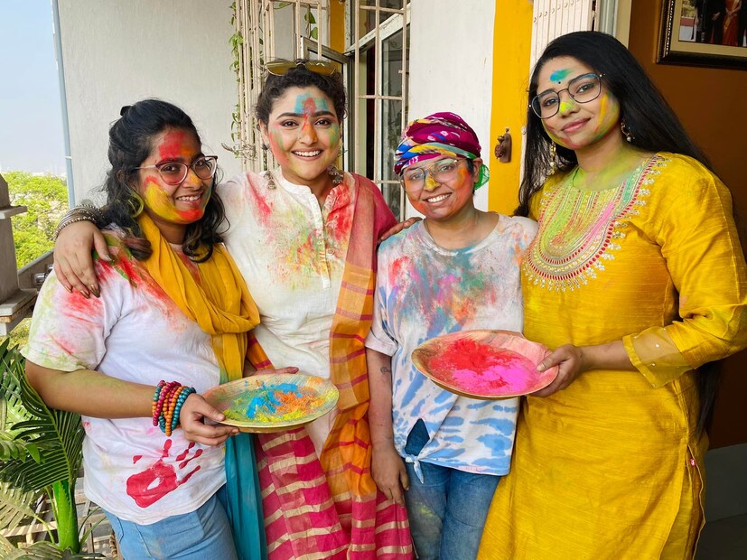 *আপাতত চিকিৎসার সময়সীমা শেষ। ধীরে ধীরে সুস্থ হয়ে উঠছেন ঐন্দ্রিলাও। ক্যানসার জয়ী ঐন্দ্রিলার খুব তাড়াতাড়ি অভিনয় জগতে ফেরার অপেক্ষায়। (ছবি সৌজন্যেঃ ঐন্দ্রিলা শর্মার ফেসবুক পেজ)