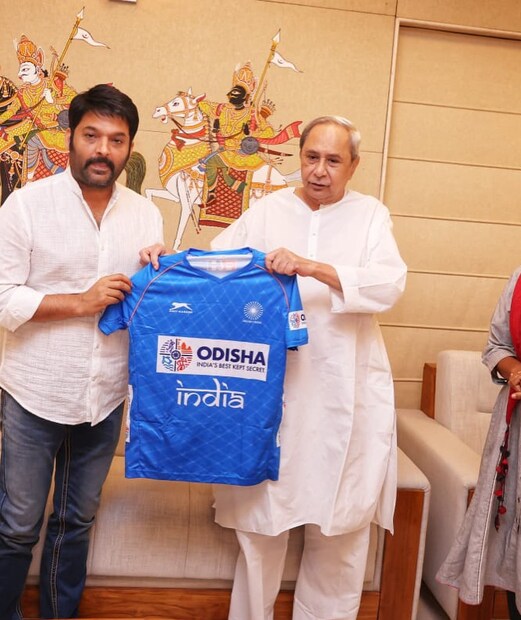 কপিল শর্মা ধন্যবাদ জানিয়েছেন নবীন পট্টনায়েককে (Naveen Patnaik) ৷ তাঁদেরকে সময় দেওয়ার জন্য একদম বাড়ির লোকের মত তাঁদের সঙ্গে ব্যবহারের জন্য কপিল অত্যন্ত কৃতজ্ঞ ৷