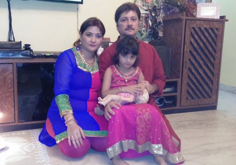 মেয়ে ছিল অভিষেকের চোখের মণি। স্ত্রী ও মেয়ের সঙ্গে রোজ আলাদা করে সময় কাটাতেন। 