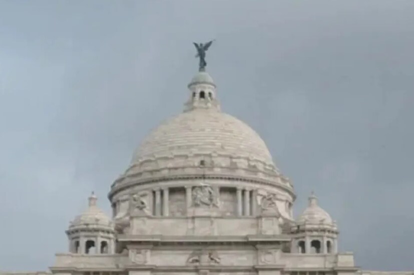 দক্ষিণবঙ্গের জেলাগুলিতে আগামী ৪৮ ঘণ্টা সবক’টি জেলার আবহাওয়া শুকনো থাকবে। আগামী ৪-৫ দিনের মধ্যে গাঙ্গেয় পশ্চিমবঙ্গের দিনের তাপমাত্রা ধীরে ধীরে ২-৩ ডিগ্রি সেলসিয়াস পর্যন্ত বাড়তে পারে। তুলনামূলকভাবে রাজ্যের পশ্চিমের জেলাগুলিতে তাপমাত্রা বেশি থাকবে। Representative Image