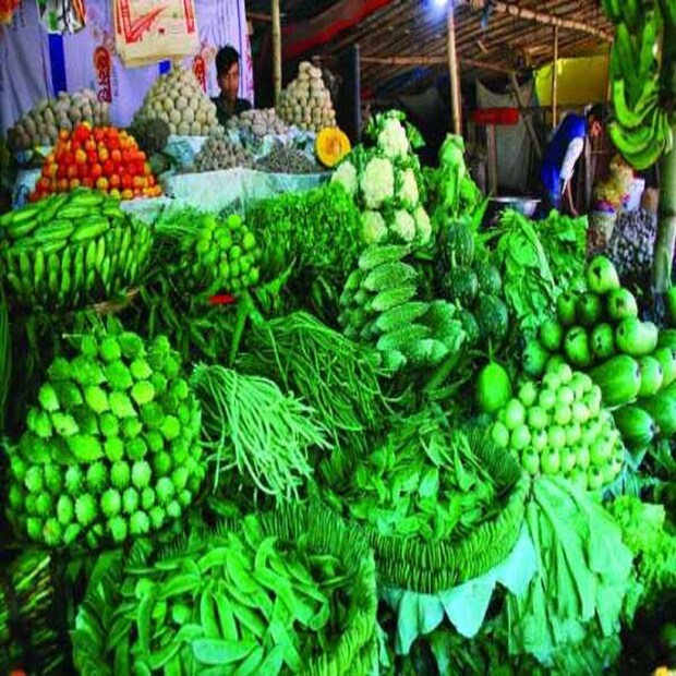 রক্তে শর্করার মাত্রা নিয়ন্ত্রণ করতে ও রক্তাল্পতা কমাতে সজনে বিশেষ ভূমিকা পালন করে। হার্টের অসুখ দূরে ঠেকাতেও এই সব্জি কার্যকর। 