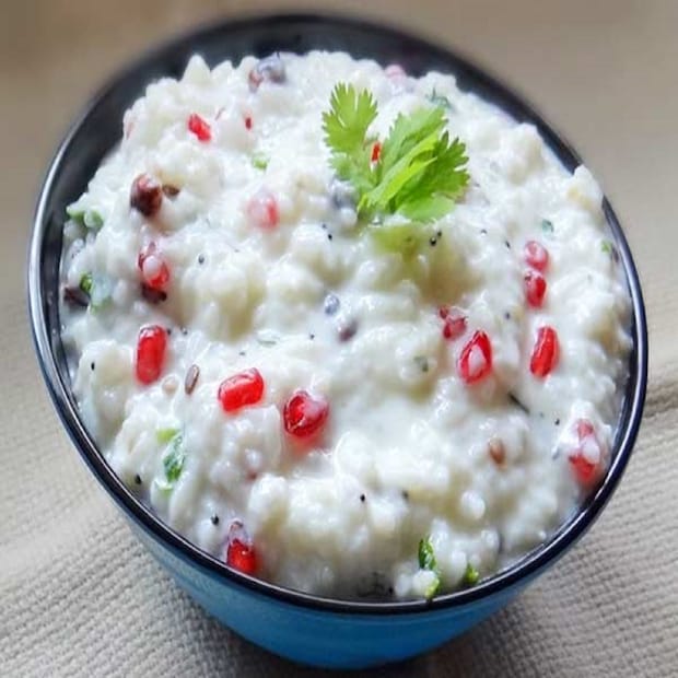 এ ছাড়াও এতে রয়েছে প্রচুর পরিমাণে ক্যালশিয়াম ও উপকারী ফ্যাট। এটা অন্যান্য খাবার থেকে শরীরের ভিটামিন ও মিনারেল শোষণ করার ক্ষমতা বাড়ায়।