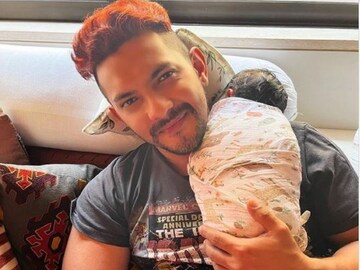 Aditya Narayan Daughter