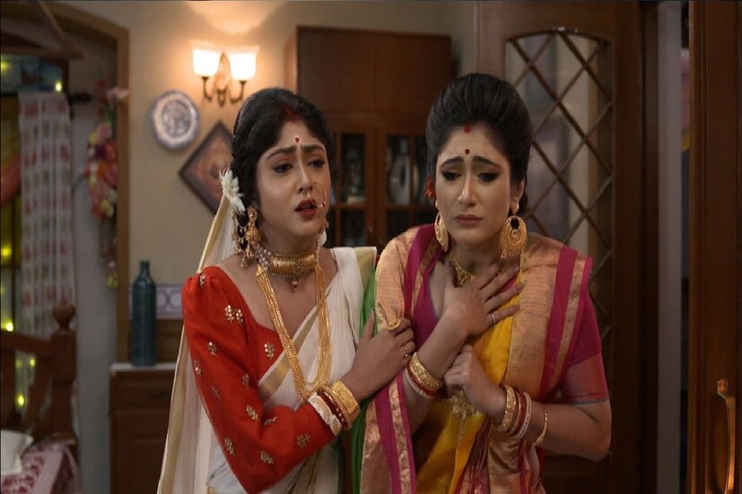 *কিন্তু অপুর মরে যাওয়ার নাটকের পরে ফের মিস গোমস হয়ে ফিরে আসা, কোনও কিছুতেই টিআরপি তালিকায় জায়গা করে উঠতে পারেনি। ফলে ধারাবাহিক বন্ধ করে দেওয়ারই সিদ্ধান্ত নেন নির্মাতার। সংগৃহীত ছবি। 