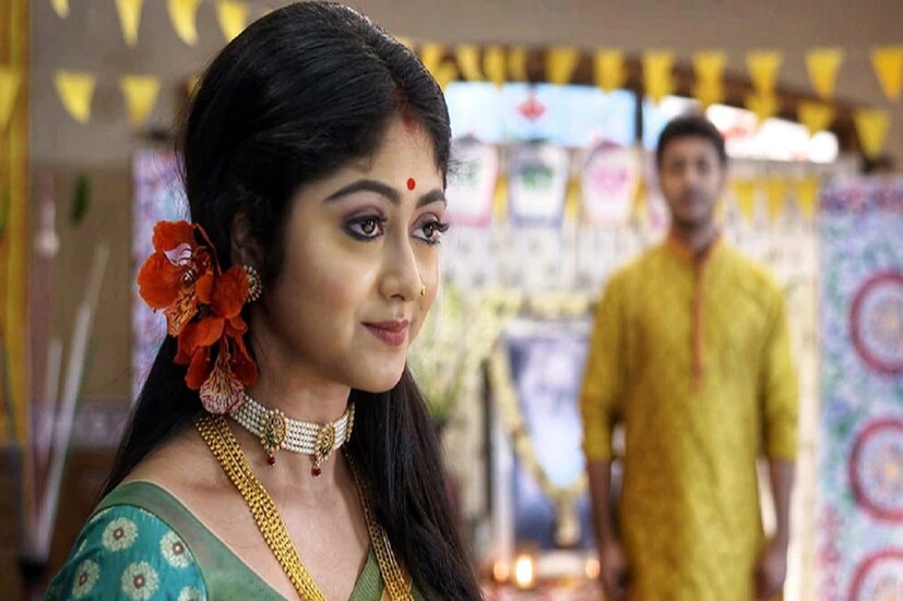 *জি বাংলার টাইম স্লটে বড়সড় রদবদল হবে দিন কয়েকের মধ্যেই। ২৬ মার্চ শেষবার সম্প্রচারিত হবে জনপ্রিয় ধারাবাহিক 'অপরাজিতা অপু'। ২৫ মার্চ শেষ শুটিং। সংগৃহীত ছবি। 