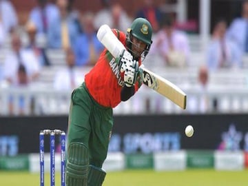 ব্যাট হাতে জ্বলে উঠলেন সাকিব
