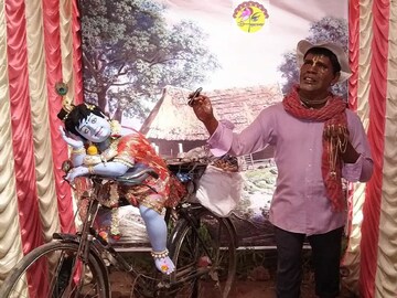 ‘বাদাম-কাকুর’ মূর্তি এবার গোপাল পুজোয়
