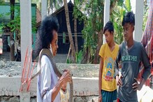 সাপের কামড় খেয়েও তাদের ছাড়তে পারেননি ক্যানিংয়ের স্নেক ম্যান, দেখুন ভিডিও সাপের কামড় খেয়েও তাদের ছাড়তে পারেননি ক্যানিংয়ের স্নেক ম্যান, দেখুন ভিডিও