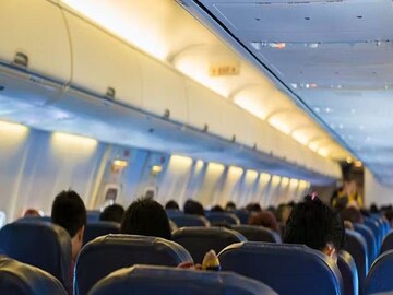 Travel Tips:  tips for surviving long time travel in economy flightsTravel Tips:  tips for surviving long time travel in economy flights- Photo-File 