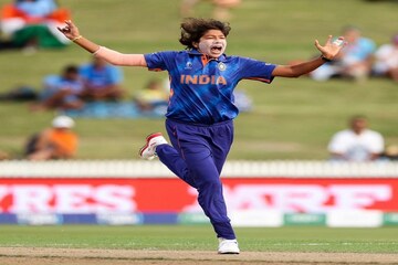 মেয়েদের একদিনের ক্রিকেটে ঝুলন একাই ‘২৫০’, কুর্নিশ চাকদা এক্সপ্রেস