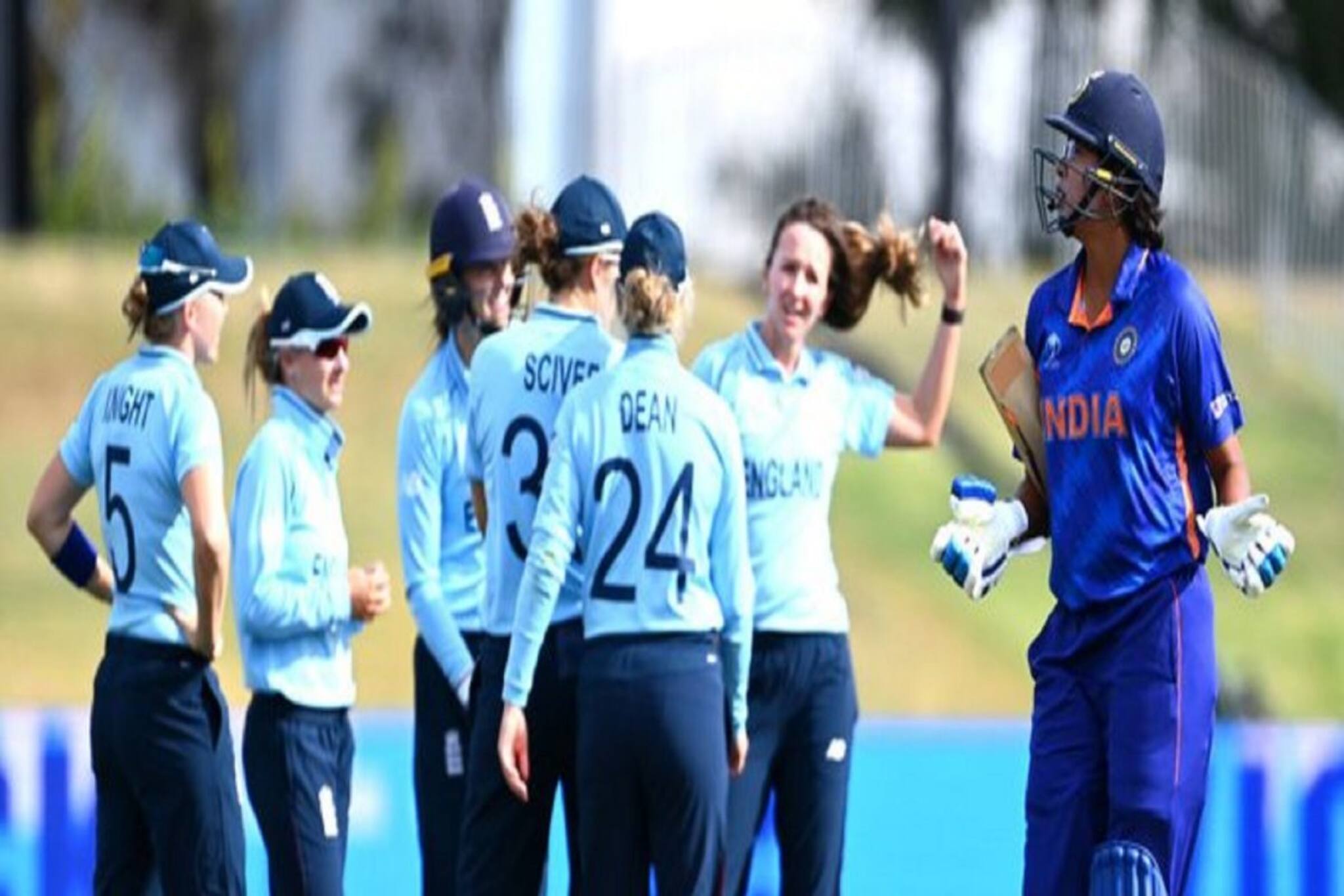 রিচা -ঝুলনের ব্যাটে ১০০ পার ভারতের, ফ্লপ শো ভারতীয় টপ ও মিডল অর্ডারের