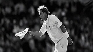 Shane Warne Passes away: Twitter express sorrow on australian legends sudden death news- Photo Courtesy- KKR/Twitter 