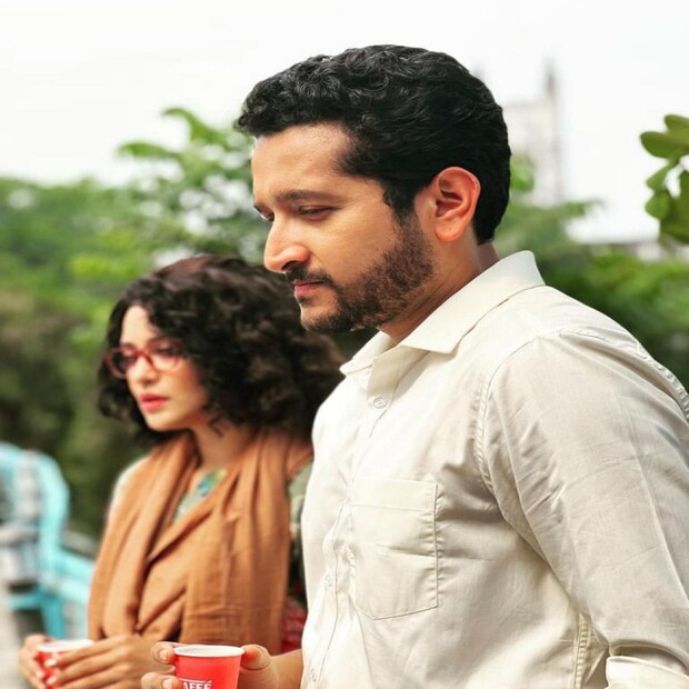 পরমব্রত চট্টোপাধ্যায়, প্রিয়াঙ্কা সরকার, পরাণ বন্দ্যোপাধ্যায় এই ছবিতে অভিনয় করছেন। ২৫ শে মার্চ শুক্রবার শুরু হয়েছে ছবির শ্যুটিং। কলকাতার আনাচে-কানাচে ঘুরেই তৈরি হল ছবির দৃশ্য।  photo source Facebook 