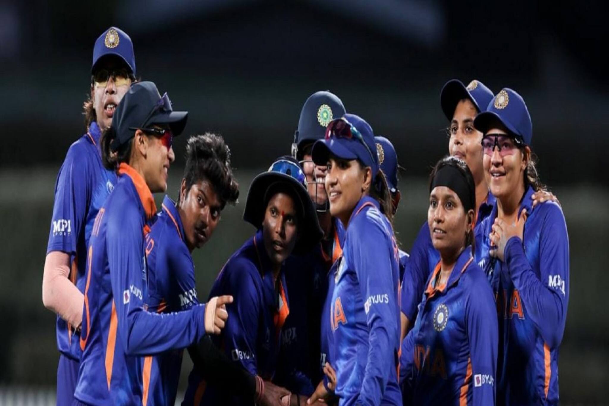 বুধবার সামনে ইংল্যান্ড! লড়াই অনেক কঠিন হবে মানছেন মিতালি, ঝুলনরা