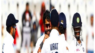 মোহালিতে ভারতের বোলিং দাপটে প্রথম দিনেই হারের আশঙ্কায় শ্রীলঙ্কা