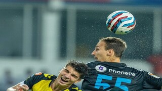 আইএসএল ফাইনালে বল দখলের লড়াই কেরল এবং হায়দ্রাবাদের