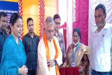 একমঞ্চে দিলীপ ঘোষ জুন মালিয়া! সরকারি অনুষ্ঠানে স্লোগান 'অস্বস্তি'... একমঞ্চে দিলীপ ঘোষ জুন মালিয়া! সরকারি অনুষ্ঠানে স্লোগান 'অস্বস্তি'...