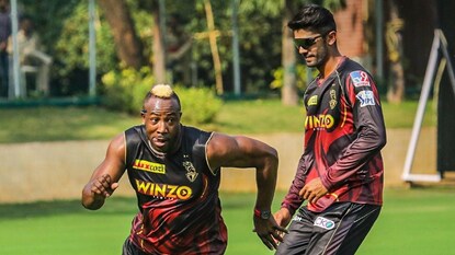 ব্যাটে, বলে নয়! ফুটবলে নজর কাড়লেন আন্দ্রে রাসেল ব্যাটে, বলে নয়! ফুটবলে নজর কাড়লেন আন্দ্রে রাসেল