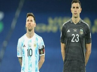 মেসির জার্সি পেতে আর্জেন্টিনা ম্যাচের পর লাইনে থাকেন স্পন্সররা