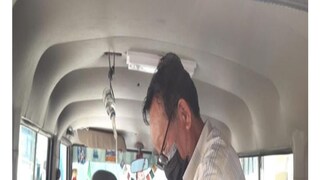 স্ত্রীর দেহ নিয়ে শোকস্তব্ধ স্বামী বিশাল রাই৷ 