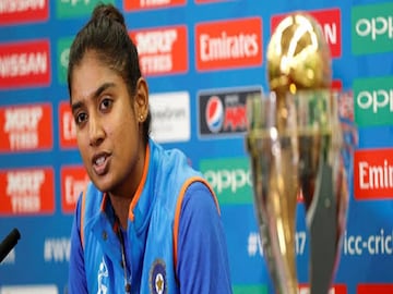 বিশ্বকাপে মিতালির অধিনায়কত্ব বারবার প্রশ্নের মুখে পড়েছে