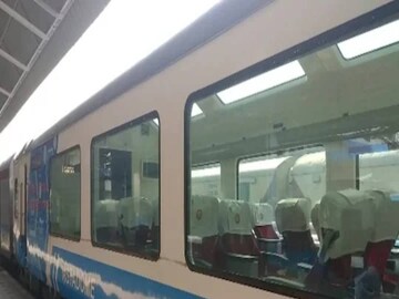 Vistadome coach service