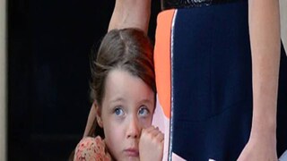 ভয় না পাইয়ে দিয়ে গল্পচ্ছলে মেয়েকে বুঝিয়ে বলুন এই পরিবর্তন নিয়ে