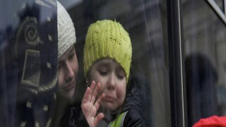 আলেকজান্দ্রা-এসিয়ার আর্ত ছবি আর্দ্র করেছেন নেটিজেনদের মন আলেকজান্দ্রা-এসিয়ার আর্ত ছবি আর্দ্র করেছেন নেটিজেনদের মন