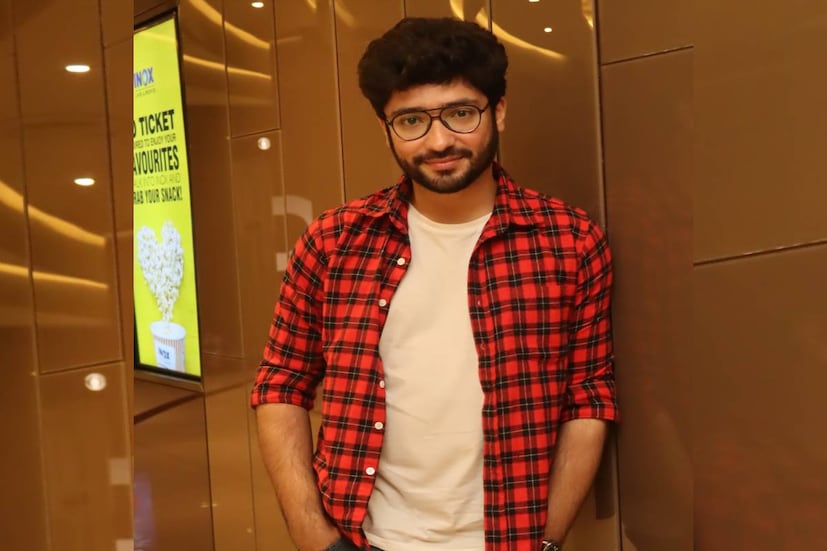 এই বছরের পয়লা এপ্রিল মুক্তি পাবে 'আবার কাঞ্চনজঙ্ঘা'।