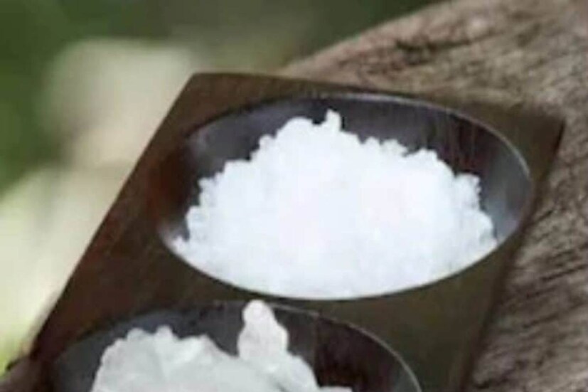 দেহে দুর্গন্ধ যাঁদের ক্রনিক সমস্যা, তাঁরা দুধে কর্পূর মিশিয়ে পান করুন৷ উপকার পাবেন৷