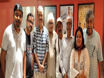 সকলেই অন্ধকারে বিষাক্ত পরিবেশে কীভাবে কাজ করতেন শুনিয়েছেন সেই কাহিনি