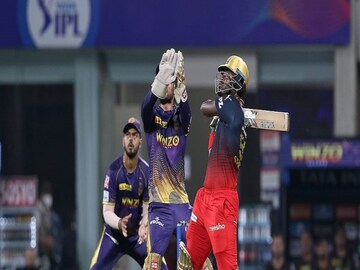 হেরে গেলেও মাত্র ১২৮ রান নিয়েও শেষ ওভার পর্যন্ত লড়াই চালাল কেকেআর