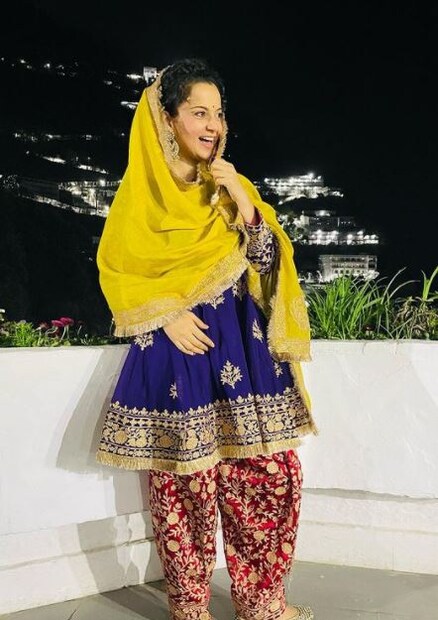জন্মদিন নিয়ে যে তিনি উচ্ছসিত তা ছবিতেই স্পষ্ট। ছবিগুলিতে নজর কেড়েছে প্রাকৃতিক সৌন্দর্যও। রাতের পাহাড়ে আলোর মালা দেখে মুগ্ধ নেটিজেনরা। 