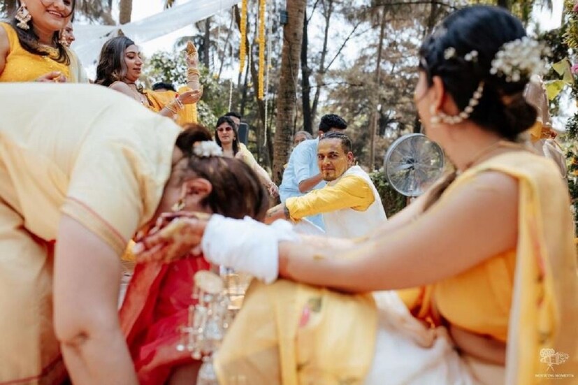 রাহুল ও ঈশানি এই ফটোটি এই বিয়ের অ্যালবামের সবচেয়ে ভাইরাল ফটো ৷ (pc: rahul chahar instagram)
