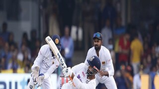 ভারতীয়দের মধ্যে দ্রুততম টেস্টে অর্ধশত রান করলেন ঋষভ পন্থ